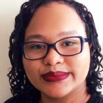 Babysitter Manaus: Lara