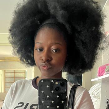 Babysitter in Auckland: Charmaine