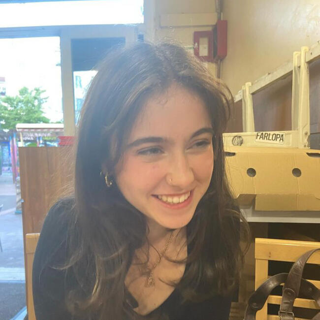 Babysitter in Avignon: Lalie