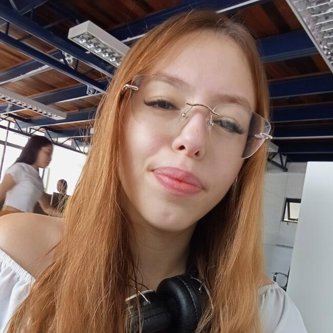 Babysitter in São José (São José): Lara Claudia