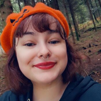 Nanny in Saint-Amé: Sarah