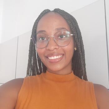 Babysitter in Belford Roxo: Geovana