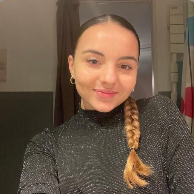 Babysitter in Francheville: Elisa