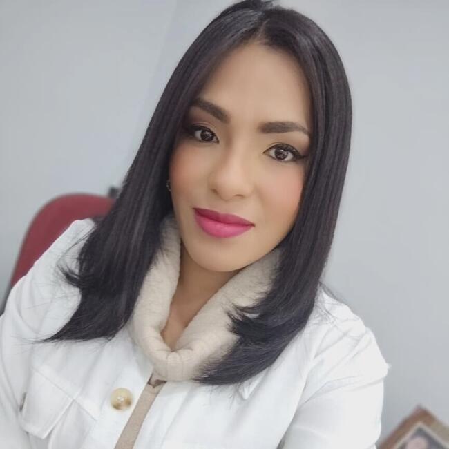 Babysitting job in Puerto Vacamonte: Iris