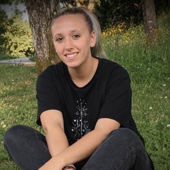 Babysitter in Saint-Claude: Auriane
