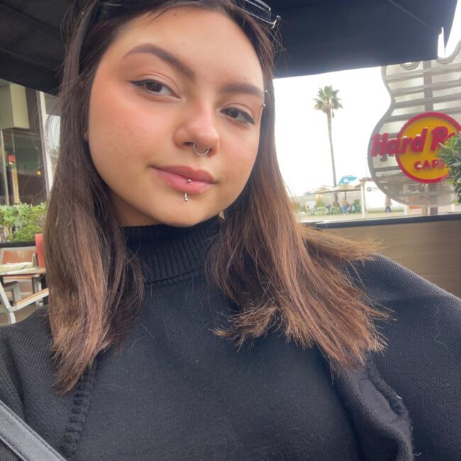 Babysitter em Olhão: Paola