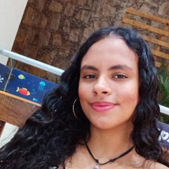 Babá Juiz de Fora: Lavinia