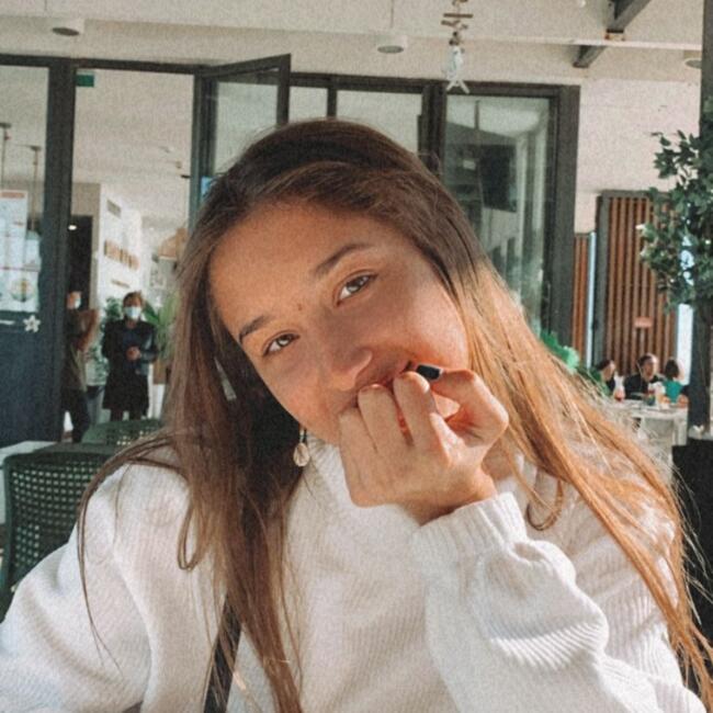 Babysitter in Almada: Catarina