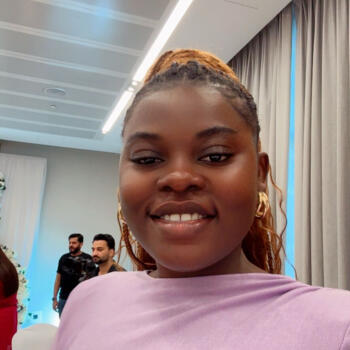 جليسة أطفال دبي: Elizabeth