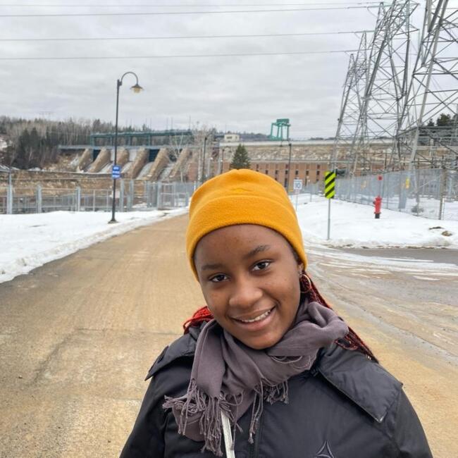 Baby-sitter in Longueuil: EVA MIREILLE FLORA