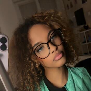 Babysitter in Beaumont-sur-Oise: Lauriana