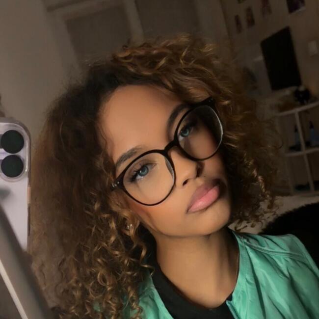 Babysitter in Beaumont-sur-Oise: Lauriana