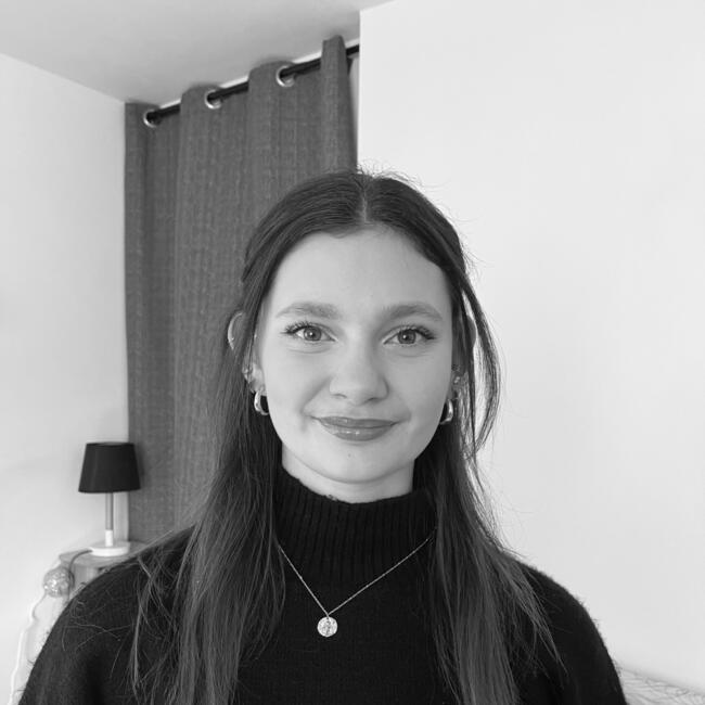 Babysitter in Tours: Anais