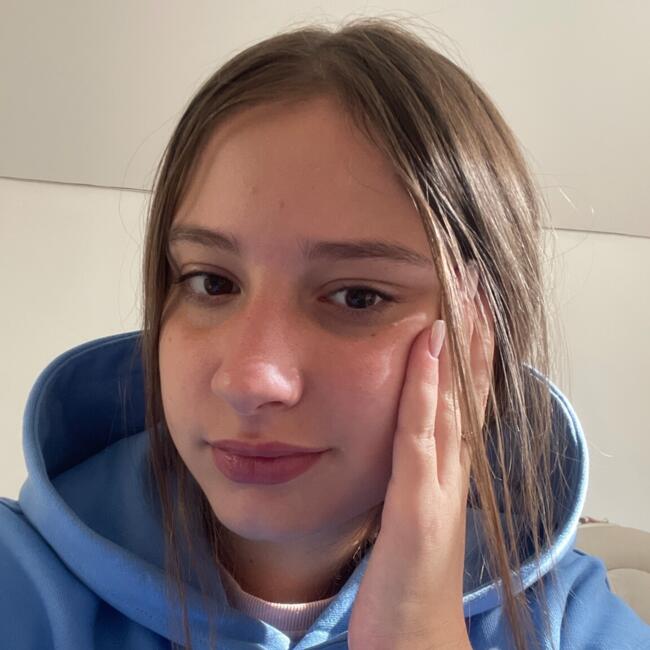 Babysitter in Garges-lès-Gonesse: Denisa