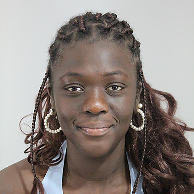 Babysitter in Angers: Aïcha