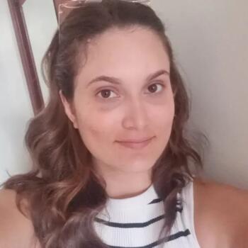 Babysitter in Juiz de Fora: Kayla