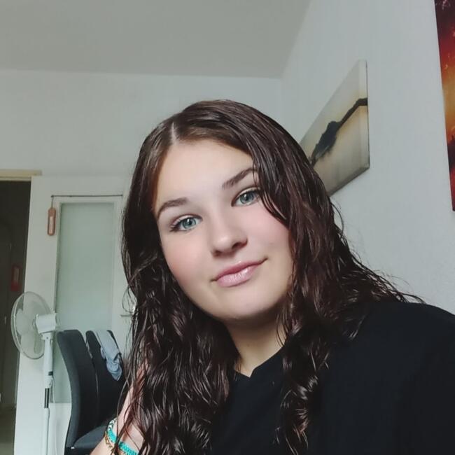 Babysitter in Montrond-les-Bains: Chloé