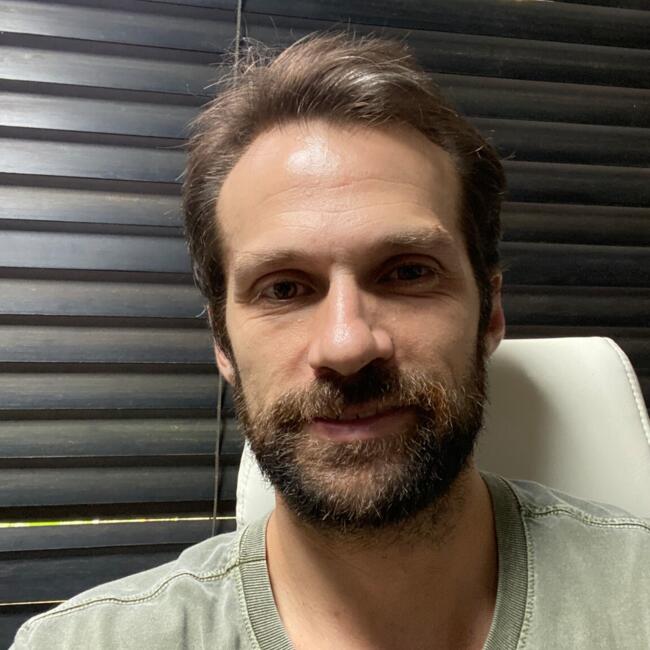 Babysitting job in Nova Lima: Munir