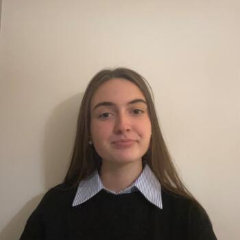 Babysitter in Belleville: Naomi