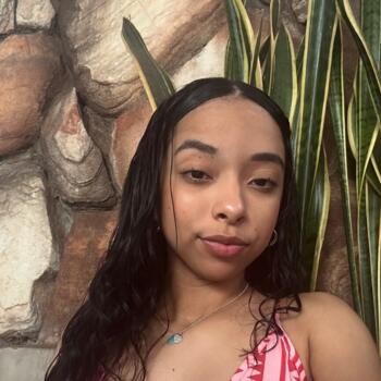 Babá em Aparecida de Goiânia: Yasmin