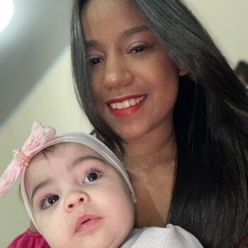 Emprego de babá em Caldas Novas: emprego de babá Ana