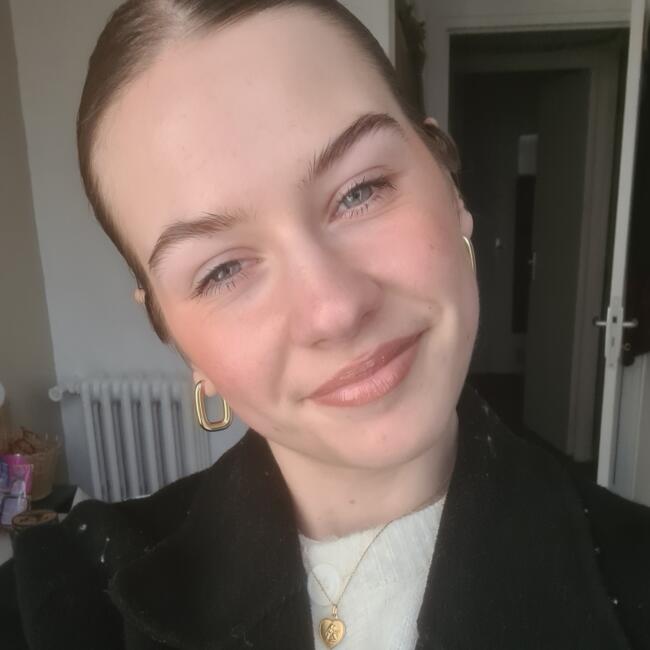 Babysitter in Angers: Pauline
