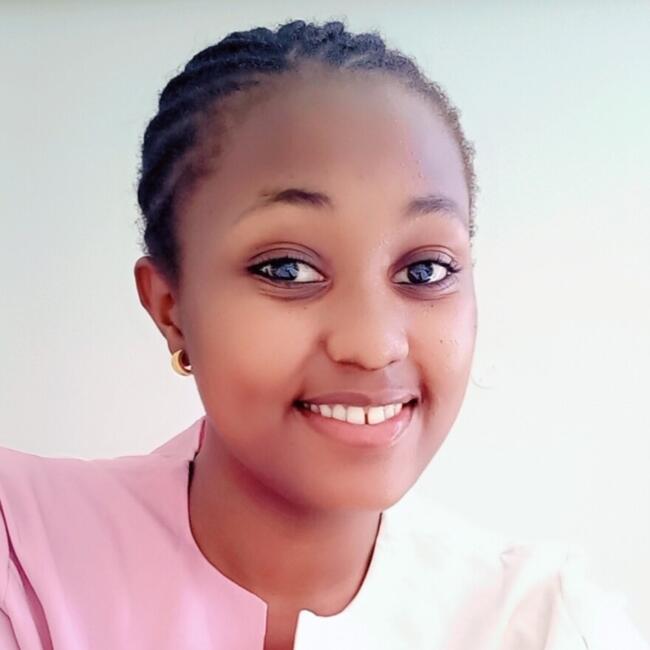 مربية أطفال في Jazīrat Abū Z̧aby: Nansubuga