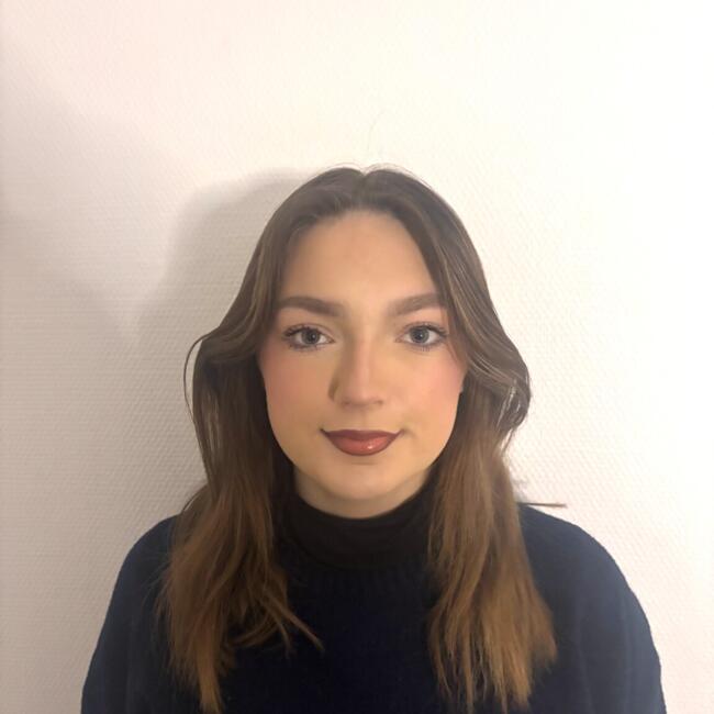 Babysitter in Hérouville-Saint-Clair: Vicky