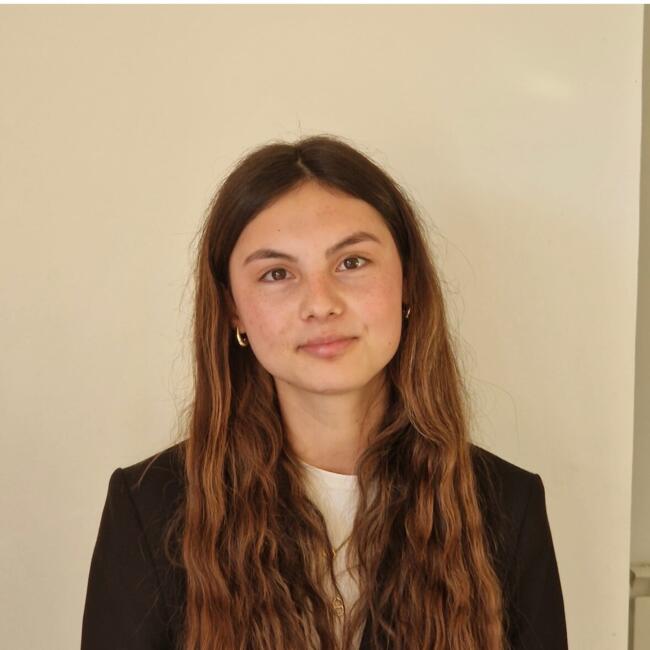 Babysitter in Maussane-les-Alpilles: Jade