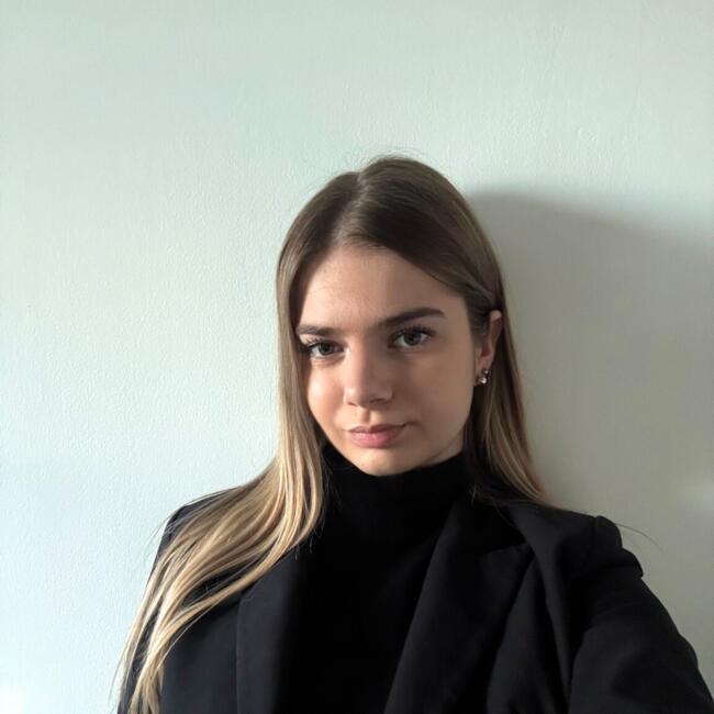 Babysitter in Bezouce: Manon