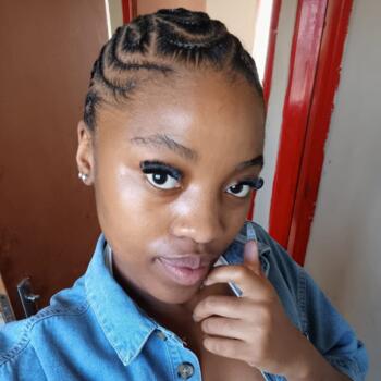 Babysitter in Klerksdorp: Thato Gomolemo