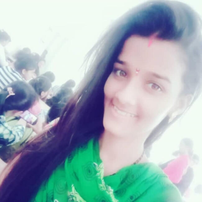 बम्बई में आया: Laxmi