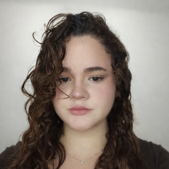 Babysitter in Vilanova i la Geltrú: Marta Reyes Espinal