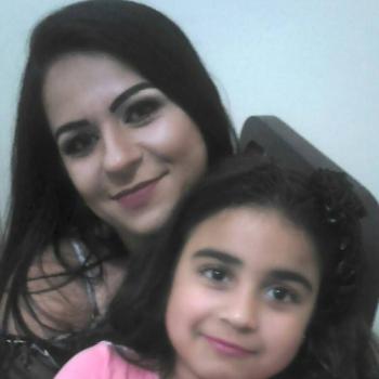 Babá em Betim: Elania