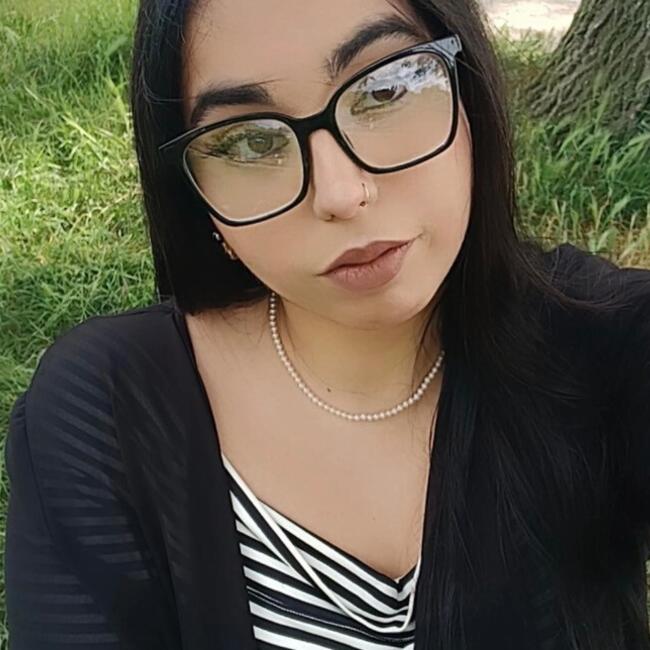 Babysitter in Montreuil: Jihene