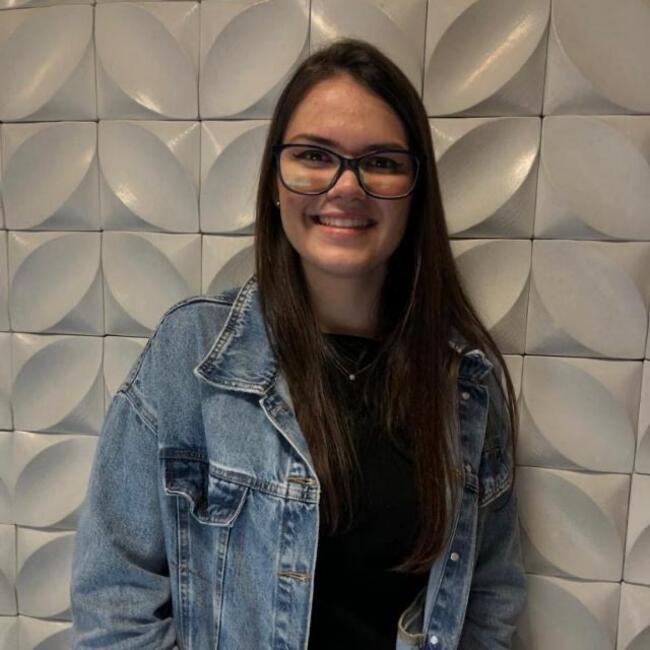 Babá em Balneário Camboriú: Daniela