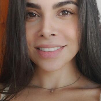 Babysitter in Niterói: Julie