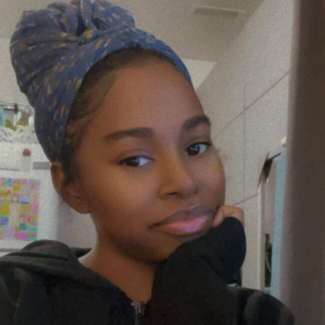 Baby-sitter in Planet Fitness - Scarborough: Tia