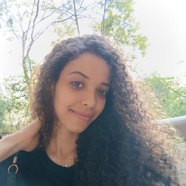 Babysitter in Montes Claros: Bruna