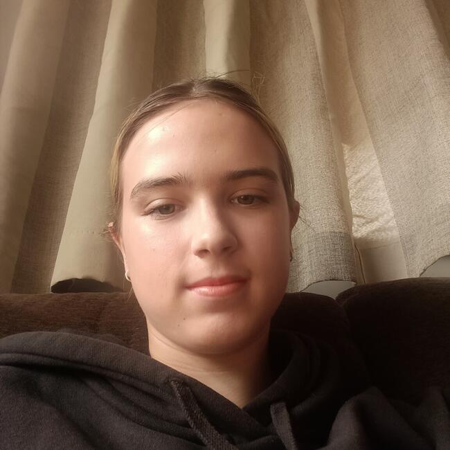 Babysitter in Glenbrook: Trinidee-lee.