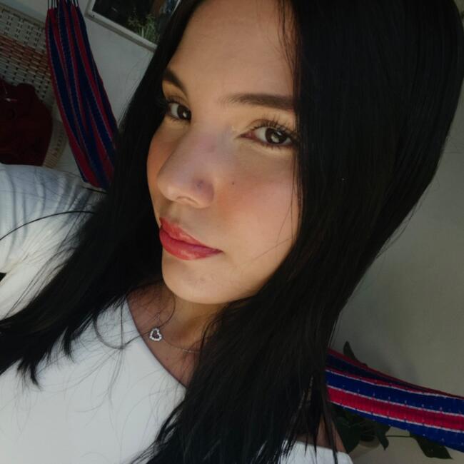 Babysitter in Novo Gama: Maria