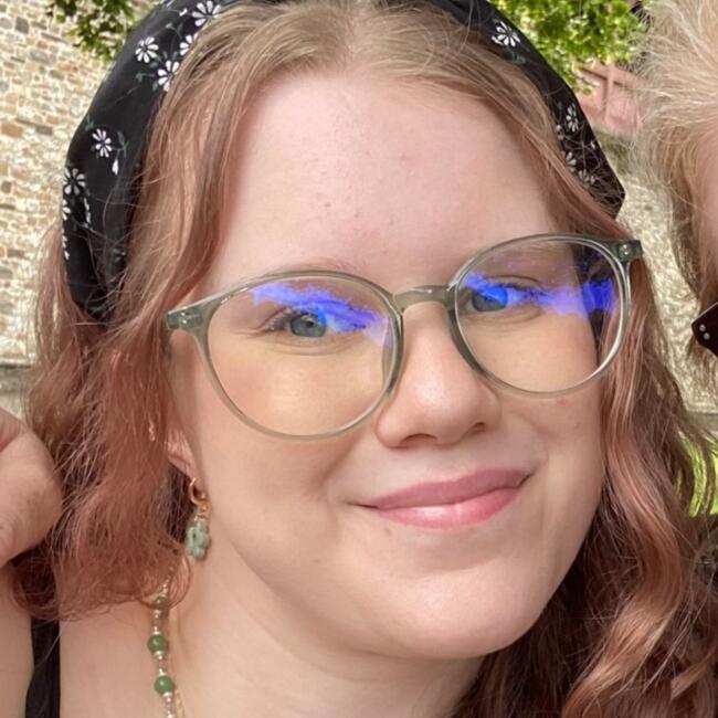 Babysitter in Gloucester: Libby