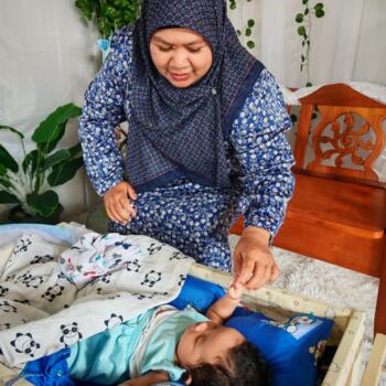 Trabajo para niñera en Johor Bahru: trabajo de niñera Nur