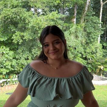 Babysitter in Jacó: Allison