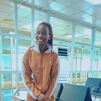 مربية أطفال في إمارة الشارقة: Shanite