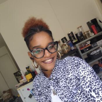 Babysitter in Nice: Léane