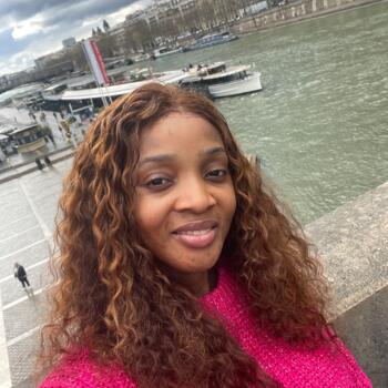 Babysitter in Charleroi: Naomi