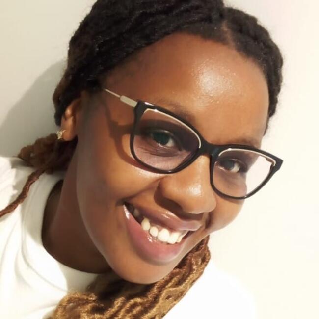 مربية أطفال في إمارة الشارقة: Jacintah