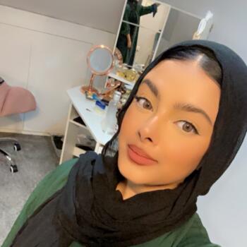 Babysitter in London: Habibah