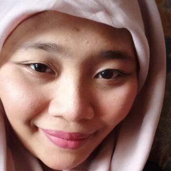 Pengasuh di Muadzam Shah: Nawra